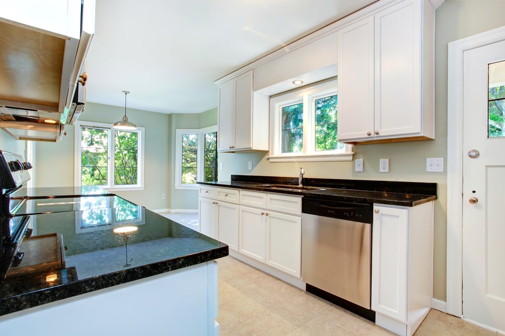 Should You Paint or Replace Your Kitchen Cabinets?